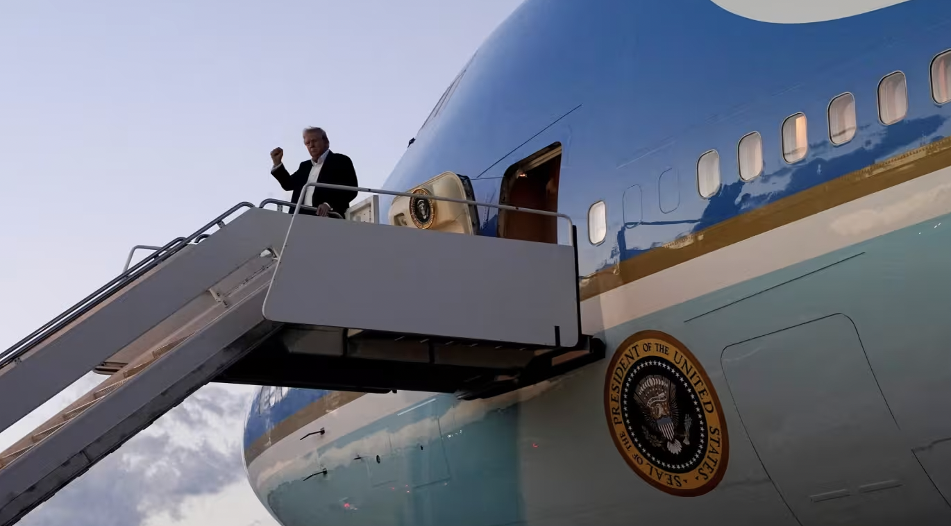 Trump Defends Qatar’s $400M Jet Gift as Stopgap Air Force One Amid Ethical Firestorm